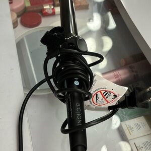 Perfectly Working bio ionic hair curler!